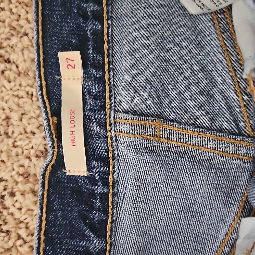 Levi's Women's Classic Blue Wide-Leg Jeans - Picture 5 of 7